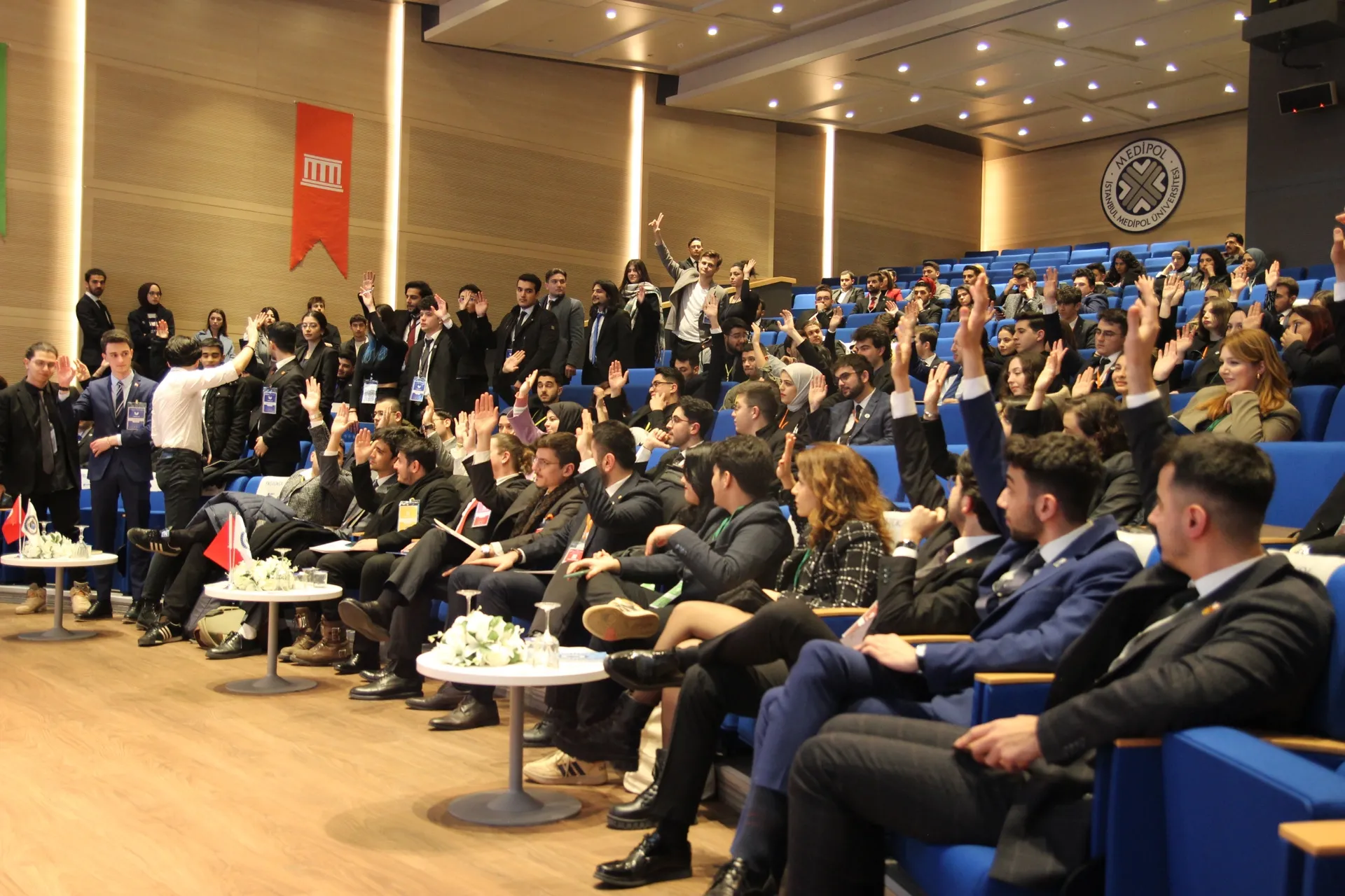 Öğrenciler için burs bağışı